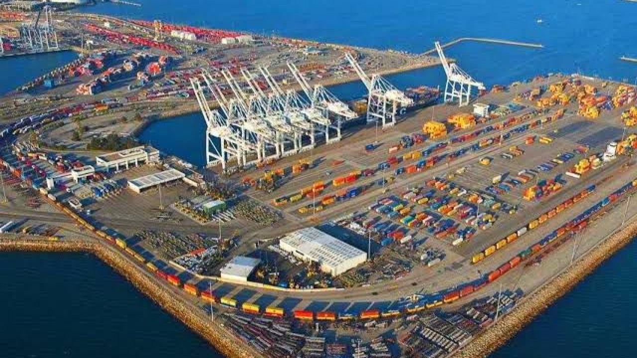 Pakistan Revives $10 Billion Gwadar Refinery Push as Port Activity Surges by 30%