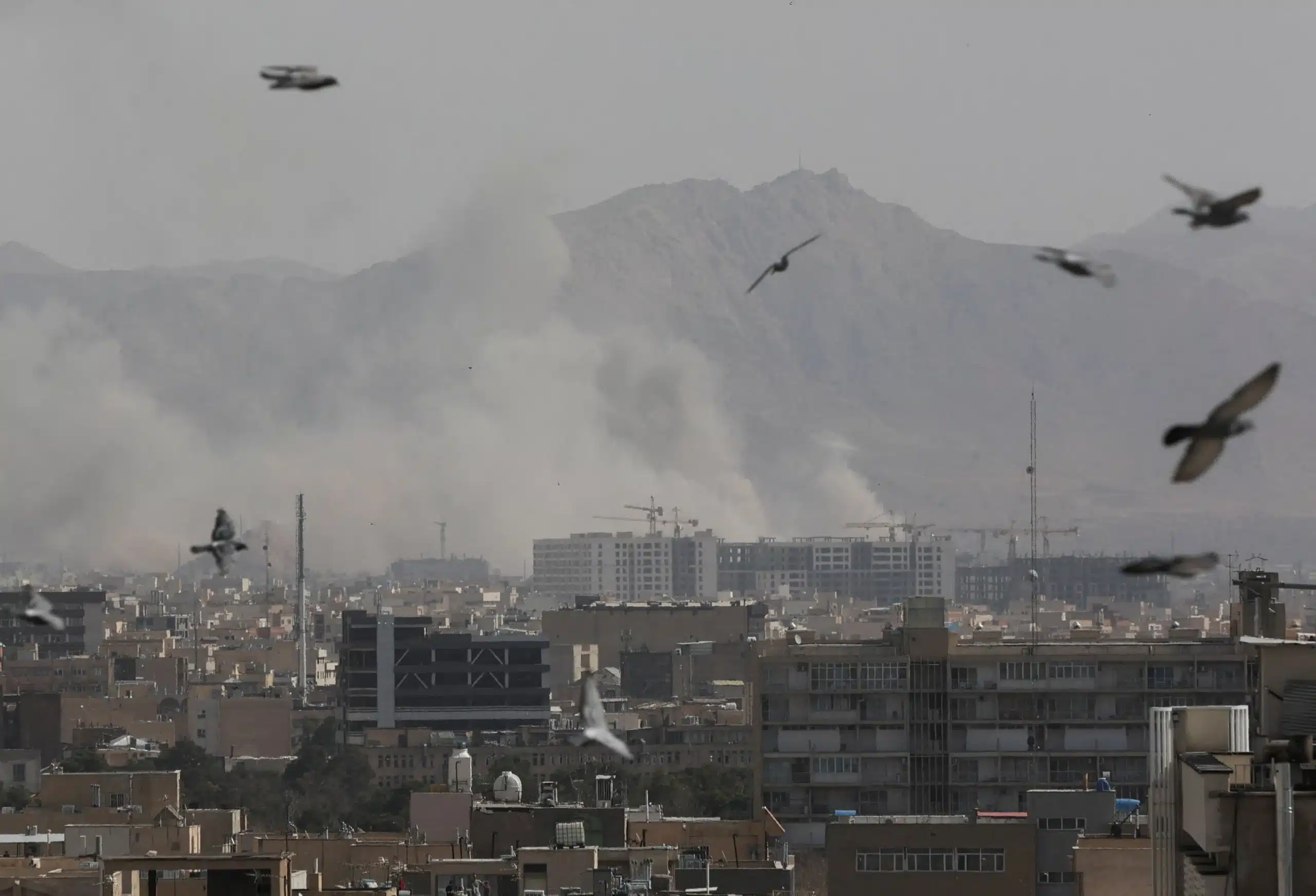 US–Iran Peace Deal Collapses Amid Heavy Air Strikes and Retaliation
